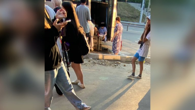 На ногу пенсионерке наехал автобус в Иркутске